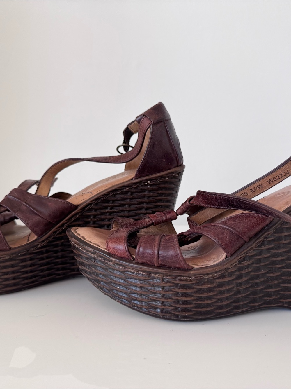Born Women’s Dark Brown Leather Strappy Sandals - Picture 3 of 5